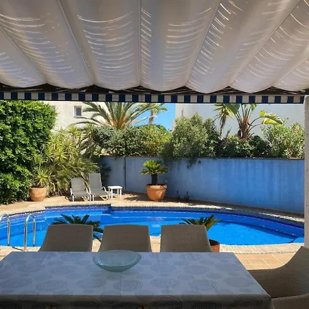 - Caletta - 4 Bedroom - Sleeps 8 - R954
