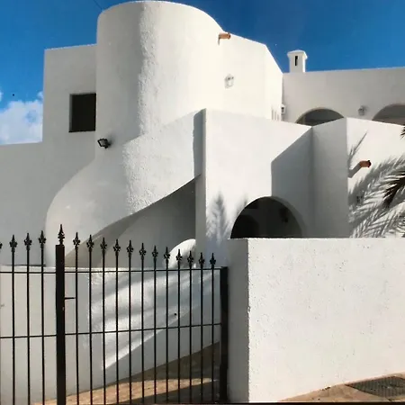 Apartment - Caletta - 4 Bedroom - Sleeps 8 - R954